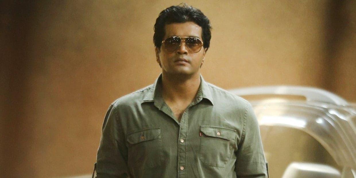 பல வருடமாய் லிவிங் டு கெதர் ரிலேஷன்ஷிப்.. 41 வயது நடிகையை கரம் பிடிக்கும் டெவில் வினய்