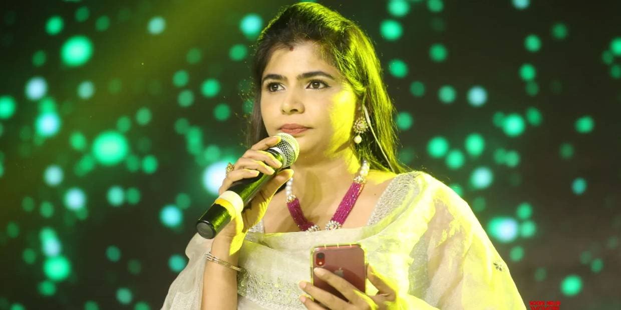 இருக்கும் இடம் தெரியாமல் போன 5 பாடல் ஆசிரியர்கள்..