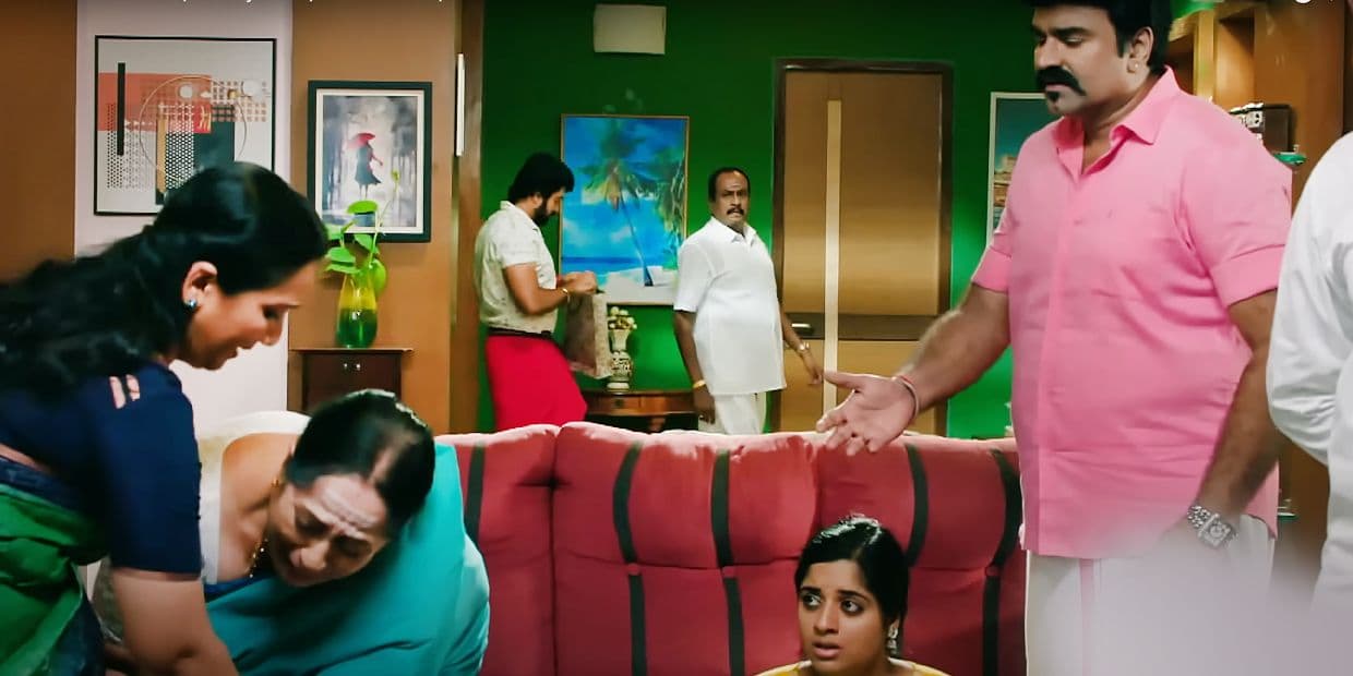 காலில் விழுந்து கெஞ்சும் குணசேகரனின் அம்மா.. எதிரி வீட்டில் கதி கலங்கிய பச்சோந்தி குணசேகரன்