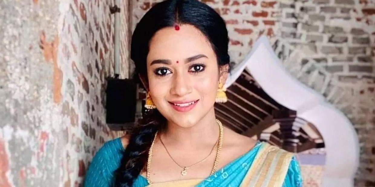 பட வாய்ப்பிற்காக கவர்ச்சியில் இறங்கிய குத்து விளக்கு முல்லை.. இளசுகளை திணறடித்த புகைப்படங்கள்