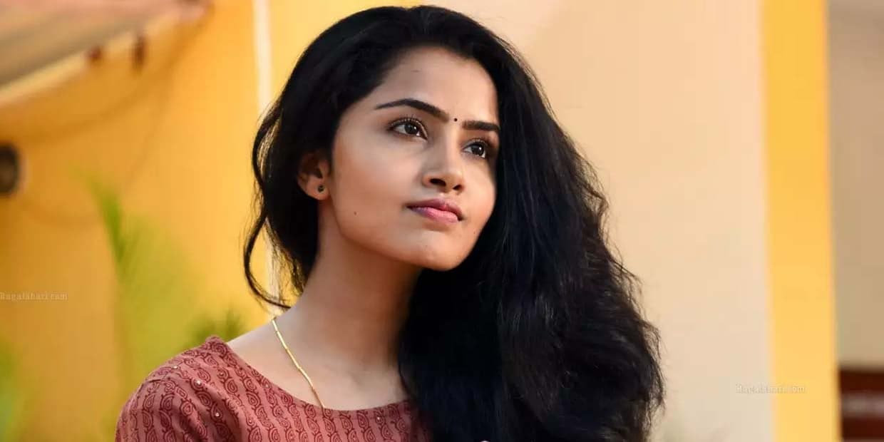 கதாநாயகிக்கான தகுதி இல்லை.. தவறான விமர்சனத்திற்கு நேக்கா பதிலடி கொடுத்த அனுபமா