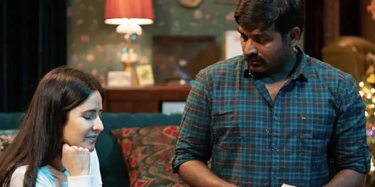 பாலிவுட்டில் நடிக்க ஆளில்லாமல் கத்ரீனா கைஃப்-க்கு ஜோடியான விஜய் சேதுபதி.. ரிலீஸ் தேதியை லாக் செய்து வெளியிட்ட போஸ்டர்