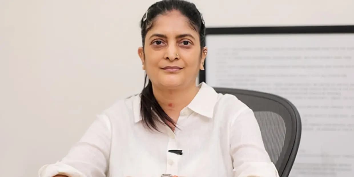 இன்னும் 2 வர்ஷம் வெயிட் பண்ணி தான் ஆகணும்.. அவரை கைய்யிலே பிடிக்க முடியல என புலம்பும் சுதா கொங்காரா