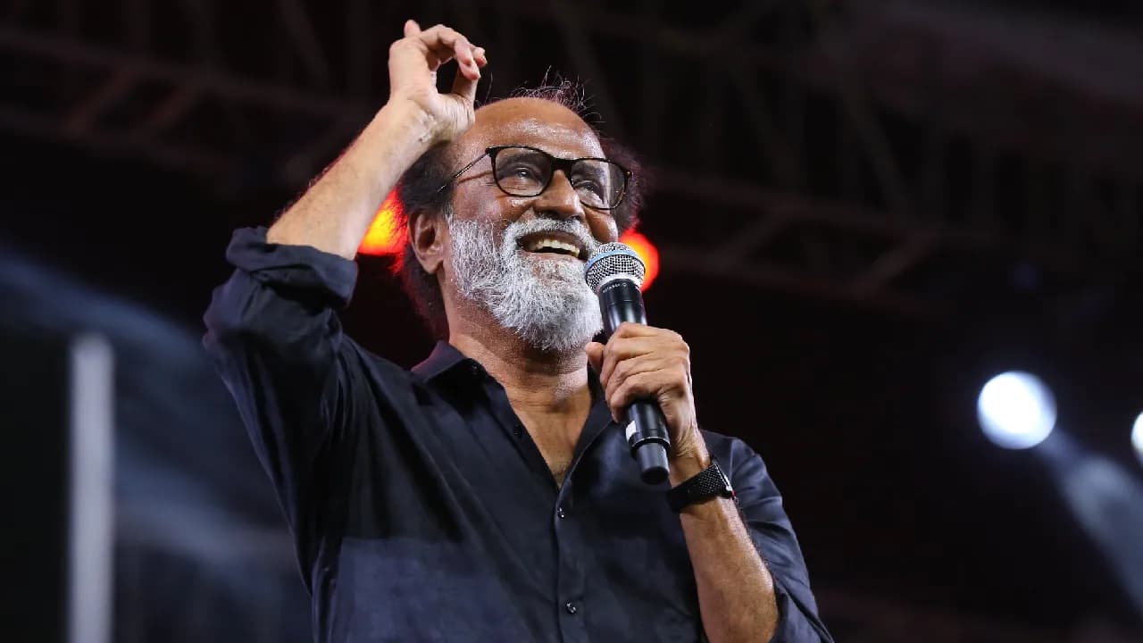 ரஜினியை கவர்ந்த இயக்குனரின் ஸ்கிரிப்ட்! அடுத்த படத்தில் இதான் மேஜிக்