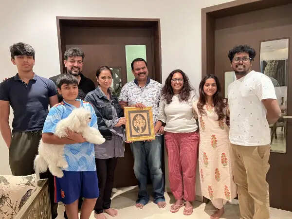 ஹீரோக்களை மிஞ்சிய நடிப்பில் திணறடித்த சிம்ரனின் 6 ஹிட் படங்கள்.. வைரலாகும் லேட்டஸ்ட் குடும்ப புகைப்படங்கள்