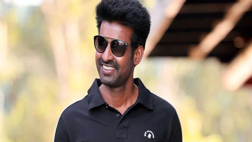 சீரியஸ் கேரக்டரில் அசத்திய 5 காமெடியன்ஸ்..