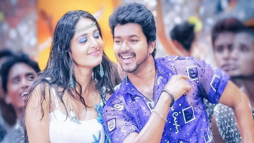 அனுஷ்கா கிளுகிளுப்பாக ஆடிய 5 ஐட்டம் சாங்ஸ்..