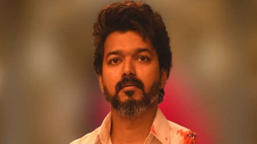 விஜய்க்காக மல்லுக்கட்டும் 2 பாலிவுட் நடிகைகள்.. ரேஸில் முந்த போவது யார்?