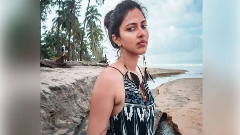 வாயால் வாழ்ந்துகெட்ட 5 நடிகைகளின் சோகக் கதை.. விவாகரத்தே மேல் என பிடித்ததை விட மறுத்த அமலாபால்