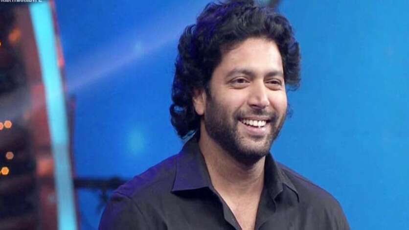 வித்தியாசமான கதைக்களத்தில் ஜெயம் ரவி.. கப்பலுக்கு கடிவாளம் போடும் அகிலன் வைரல் போஸ்டர்