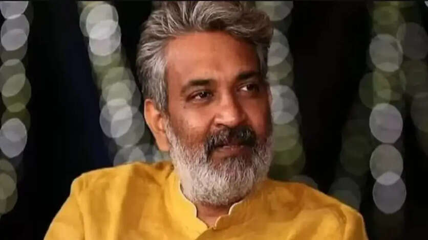 பிரம்மாண்ட இயக்குனர்களின் முதல் சாய்ஸ் இந்த தமிழ் நடிகர் தான்.. ராஜமௌலியே வியந்து பார்த்த பிரபலம்