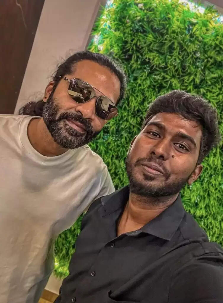 பிரேம்ஜி மாதிரி நோஞ்சனாக மாறிய சிம்பு.. ஆள் அடையாளம் தெரியாமல் போன புகைப்படம்