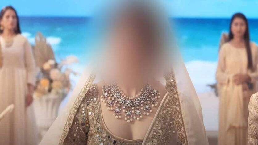 ஆடையை குறைத்துக் கொண்டால் டபுள் மடங்கு சம்பளம்.. தலையாட்டி பொம்மையாக மாறிய விவாகரத்து நடிகை