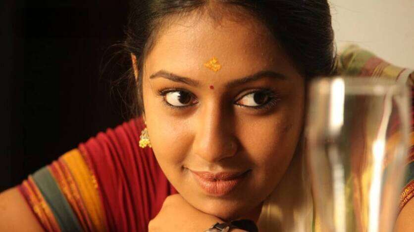 உடல் எடையை குறைத்து ரீ என்ட்ரி கொடுக்கும் லட்சுமிமேனன்.. ட்ரெண்டாகும் கும்கி 2 பட நடிகை புகைப்படம்