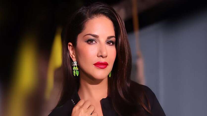 வசீகரத்தால் கைவசப்படுத்திய சன்னி லியோனின் 4 படங்கள்.. ஆட்டத்தைப் பார்க்க ஹவுஸ்புல்லான திரையரங்கு