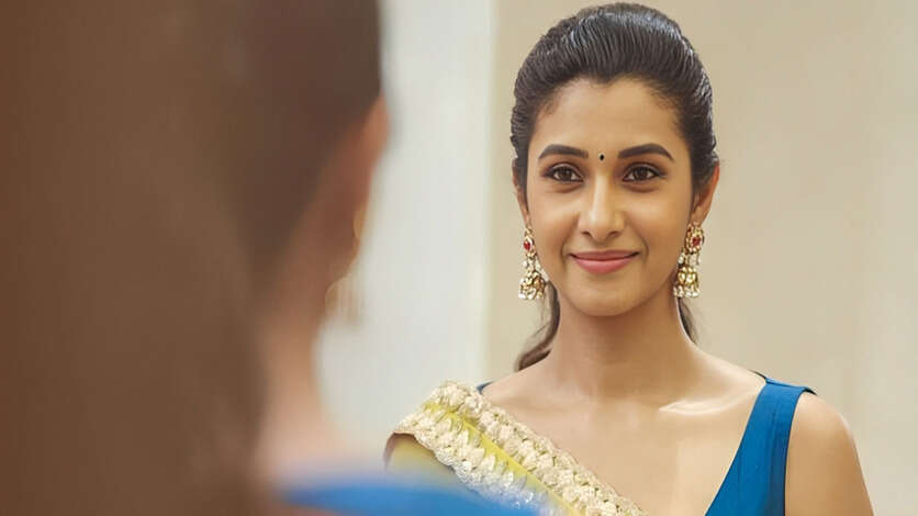 ப்ரியா பவானியைப் போல் நம்மளும் டாப்ல வந்துடலாம்.. புலியை பார்த்து பூனை சூடு போட்டுக் கொண்ட 5 நடிகைகள்