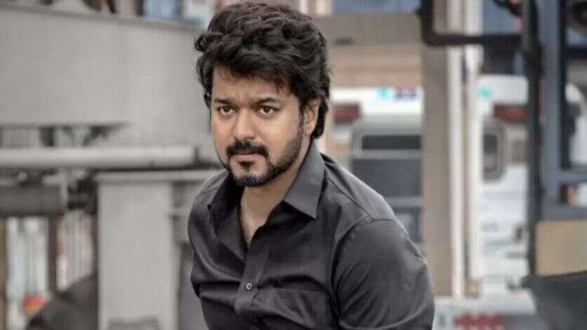 ரிலீஸுக்கு முன்னரே கொட்டிய பணமழை.. ஜெட் வேகத்தில் எகிறபோகும் விஜய்யின் சம்பளம்