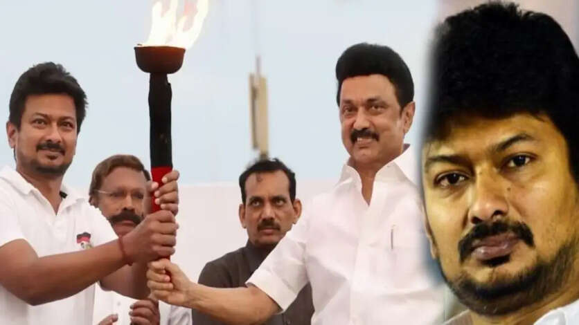 இருக்கும் சிக்கலில் இளவரசருக்கு முன் இருக்கை அவசியமா மன்னா?. மீண்டும் சர்ச்சையில் சிக்கிய திமுக!