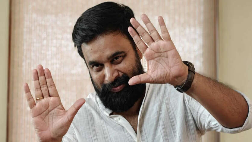 ஹீரோக்களுக்கு நச்சுனு குட்டு வைத்த சசிகுமார்.. வசூல் வடைக்கு சொன்ன ஐடியா