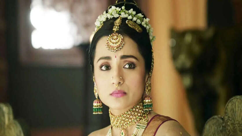 திருட்டுத்தனமாக அறையில் வைக்கப்பட்ட கேமரா.. திரிஷா போல் சிக்காமல் எஸ்கேப்பான நடிகை