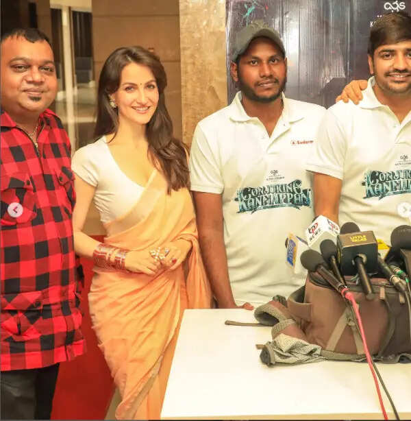 கான்ஜுரிங் கண்ணப்பன் பேய் நடிகையா இது.? 8 மில்லியன் பார்வையாளர்களை தாண்டிய தனுஷ் பட ஹீரோயின்