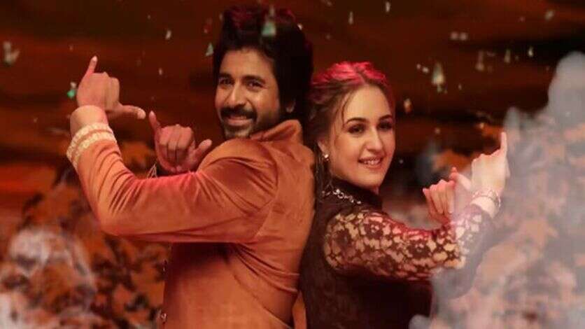 ஸ்கூல் டீச்சராக மாஸ் காட்டும் சிவகார்த்திகேயன்.. ட்ரெண்டாகும் பிரின்ஸ் பட டிரெய்லர்