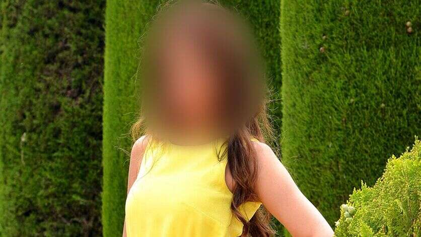 பொண்டாட்டியை ஐட்டம் டான்ஸ் ஆட வைத்து அழகு பார்த்த நடிகர்.. குழந்தை பெற்ற பின் இதெல்லாம் தேவையா