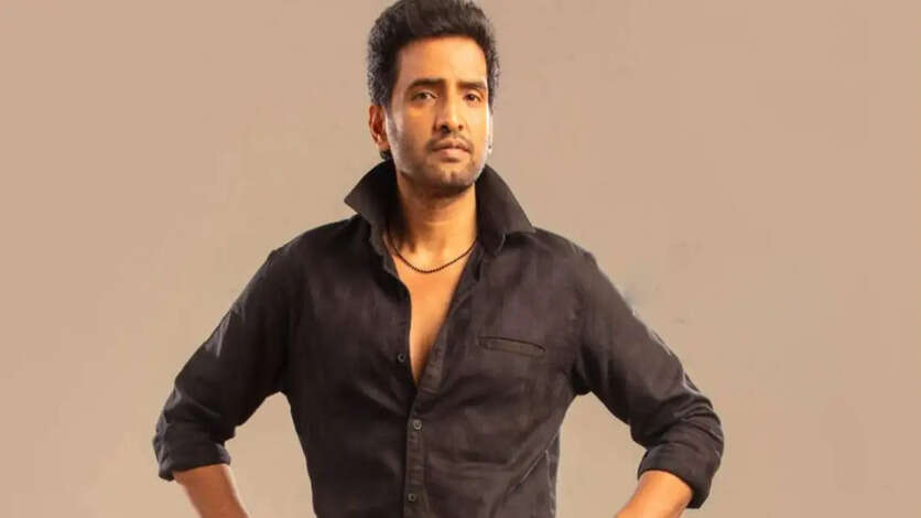 கொண்டாடும்போதே வழி மாறி முடிவெடுத்த 3 ஹீரோக்கள்.. சந்தானத்தை போல ஏமாறும் இரண்டு நடிகர்கள்&nbsp;