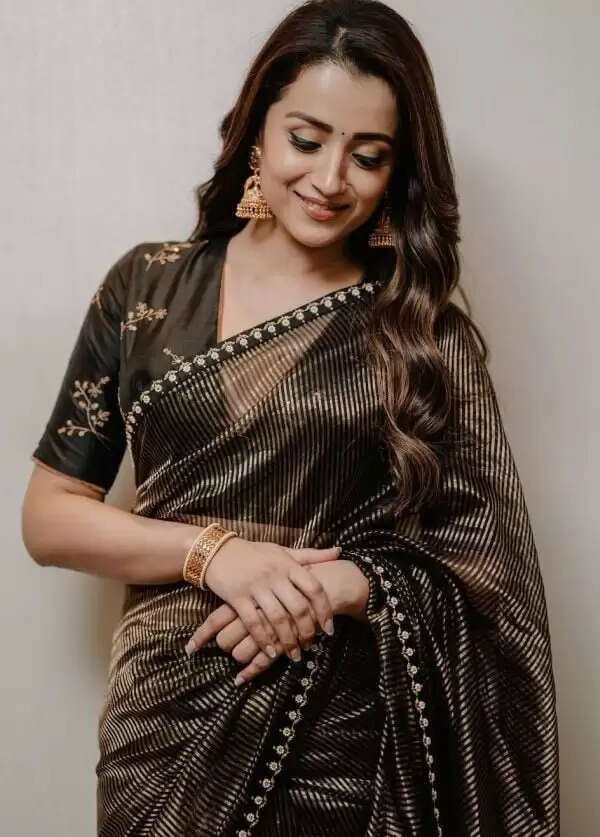 விளம்பரத்திற்கு மட்டும் பலகோடி செலவு செய்யும் மணிரத்தினம்..  குந்தவையை விழுந்து விழுந்து கவனிக்கும் படக்குழு