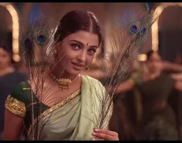 “ஐஸ்வர்யா ராய்-யை அழவைத்த கதை: பிரபல இயக்குனர் பகிர்ந்த ரகசியங்கள்”