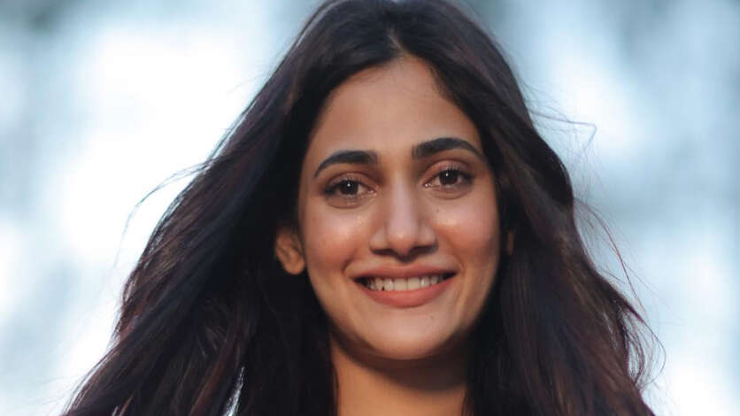 24 மணி நேரமும் ஜிம் டிரெய்னர் தான் கெதி என கிடக்கும் லாஸ்லியாவின் புகைப்படம்.. ஸ்லிம்மா மாறியும் வாய்ப்பு இல்ல ராஜா