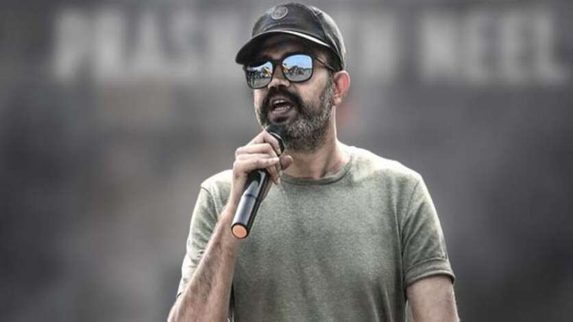 என் வெற்றிக்கு காரணம் குடிதான்.. கேஜிஎஃப்-2 பட இயக்குனரின் அசத்தலான பதில்!