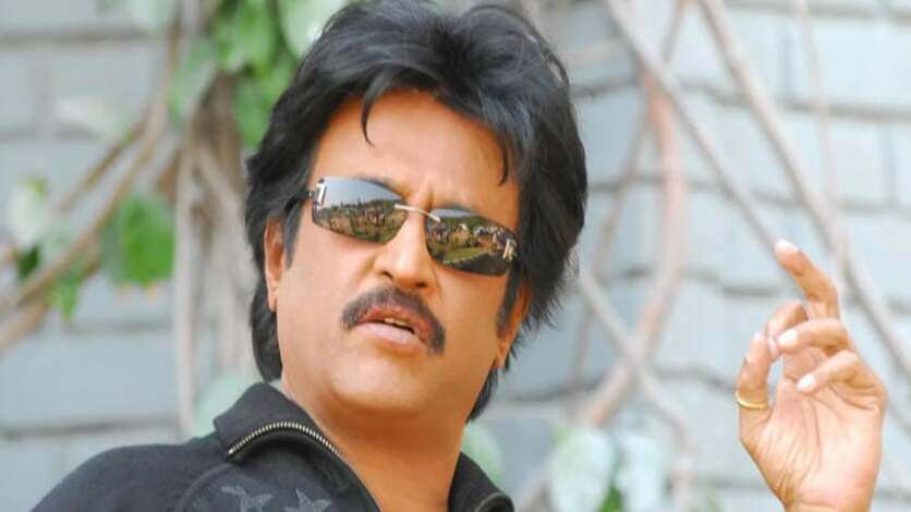 ஒதுக்கி தண்ணி காட்டும் தமிழ் சினிமா.. ரஜினி படத்திற்காக காத்து கொண்டிருக்கும் மாஸ் நடிகை