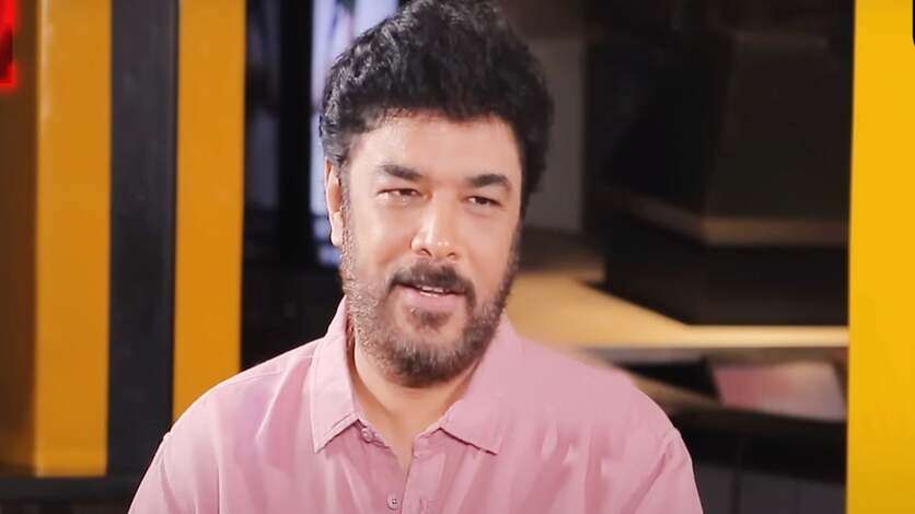 சுந்தர்.சி-யை கொண்டாட வைத்த 5 படங்கள்.. கார்த்திக்கை கதறவிட்டு கொடுமைப்படுத்திய உள்ளத்தை அள்ளித்தா