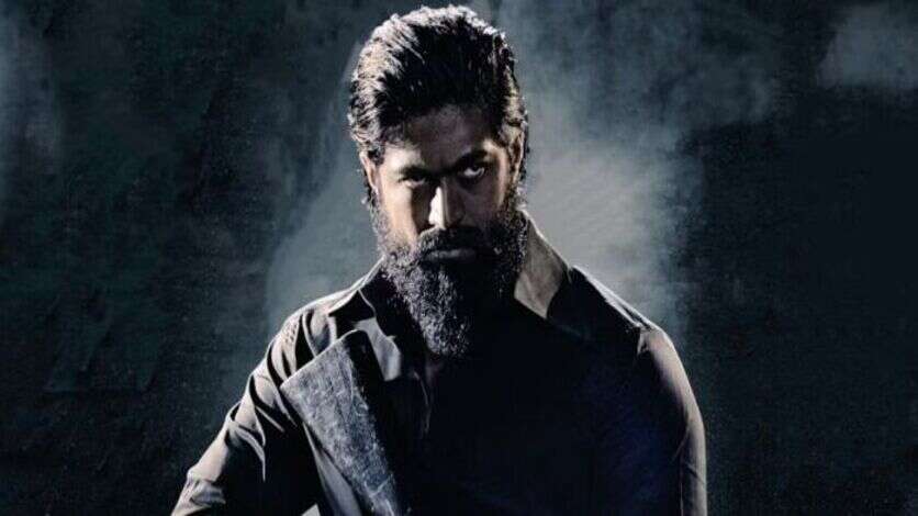 கிடுகிடுவென சம்பளத்தை உயர்த்திய யஷ்.. கண்ணை மறைக்கும் வெற்றி