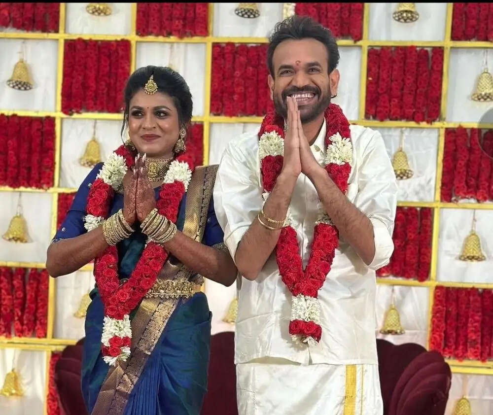 அட! நிஜமாவே பிரேம்ஜிக்கு கல்யாணம்ப்பா.. வைரலாகும் கல்யாண போட்டோக்கள்