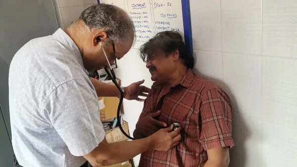 மருத்துவமனையில் அனுமதிக்கப்பட்ட மன்சூர் அலிகான்.. பிரச்சார நேரத்தில் ஏற்பட்ட சோக சம்பவம்