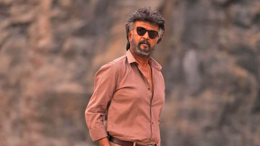 முன்னணி ஹீரோக்கள் கைவிட்டதால் குரங்கை நம்பிய இயக்குனர்.. ரஜினி படத்தால் கிடைத்த அவப்பெயர்