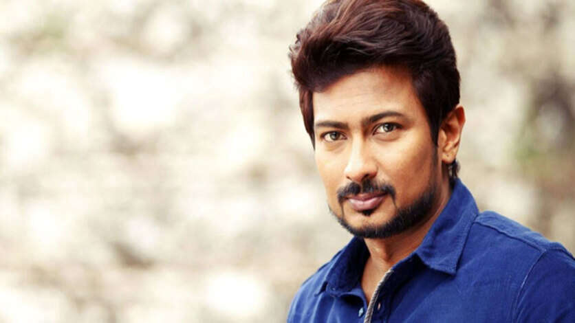 பாடாய்படுத்தும் வெற்றி இயக்குனர்.. முடியல! நடிப்புக்கு முழுக்கு போடும் உதயநிதி ஸ்டாலின்