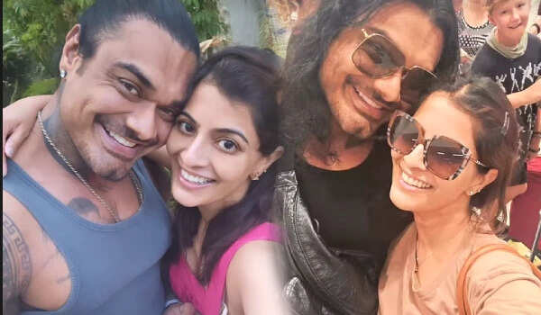 கல்யாணத்துக்கு முன்னாடியே ஹனிமூன் போன வரலட்சுமியின் புகைப்படம்.. என்ன நாட்டாமை இதெல்லாம்?