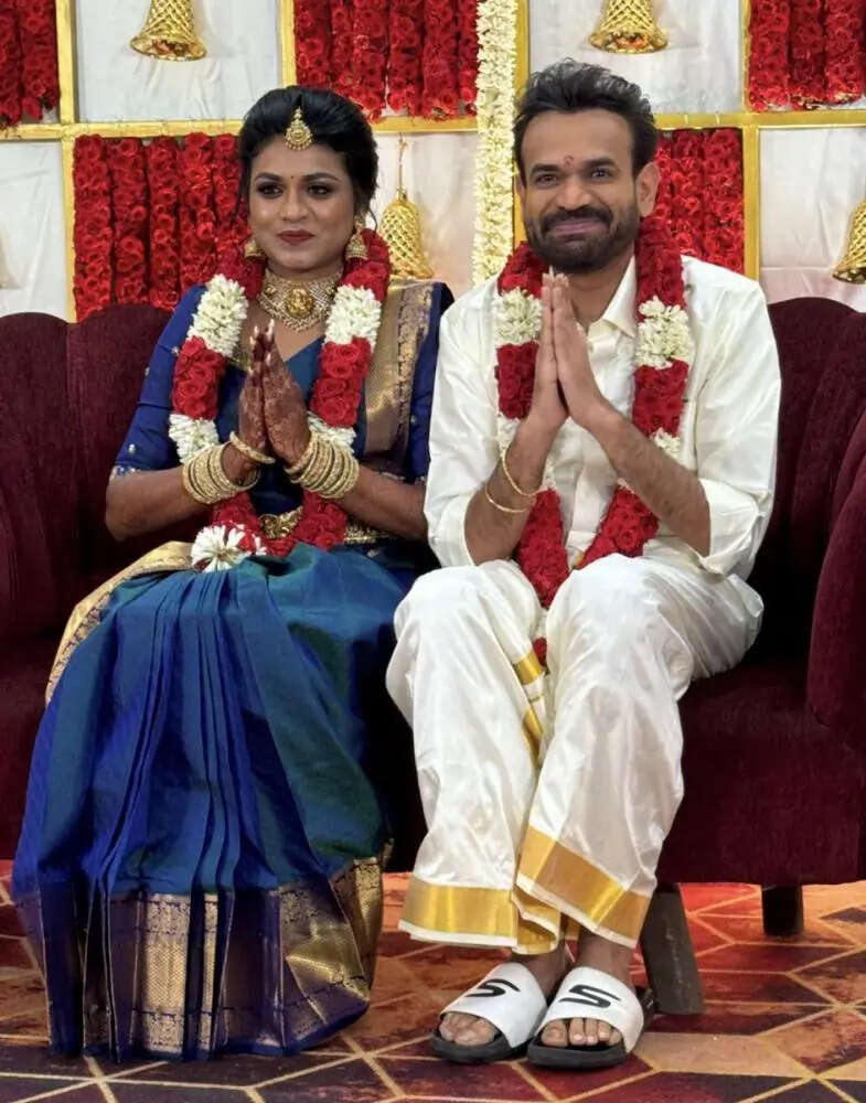 அட! நிஜமாவே பிரேம்ஜிக்கு கல்யாணம்ப்பா.. வைரலாகும் கல்யாண போட்டோக்கள்