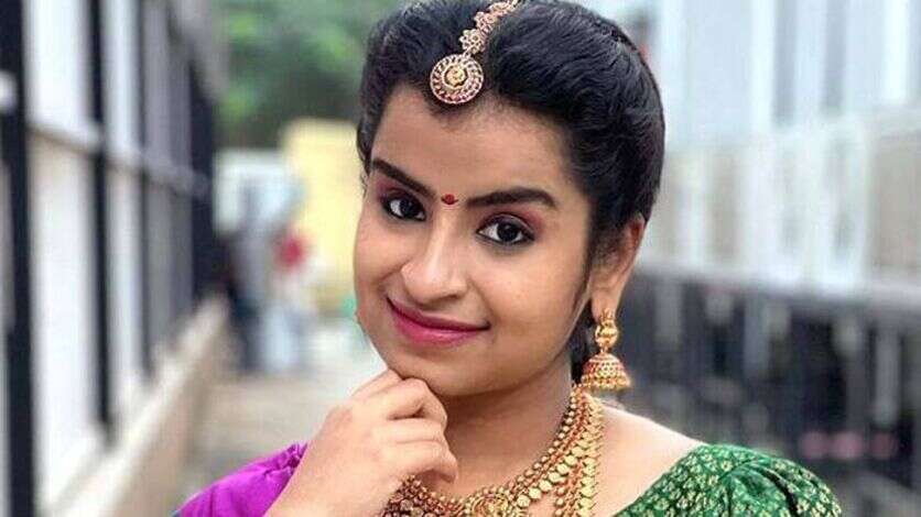 வளர்வதற்கு முன்னரே இவ்வளவு திமிரா.. சிவாங்கி நடந்து கொள்வதை பார்த்து கடும் எரிச்சலில் படக்குழு