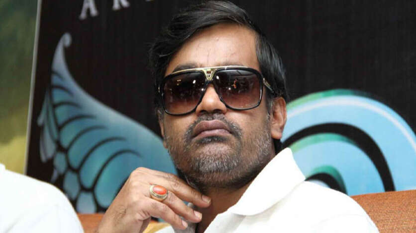 வரலாற்று கதையில் வசூலை குவித்த 5 படங்கள்.. 2ம் பாகத்தை எடுக்க துடித்துக்கொண்டிருக்கும் செல்வராகவன்