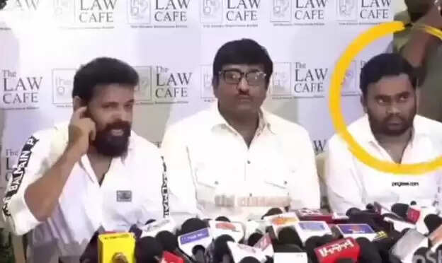 ஸ்ரீகாந்துக்கு ஒரு நியாயம், விஜய் சேதுபதிக்கு ஒரு நியாயமா.? பாகுபாடு பார்ப்பது ஏன்?