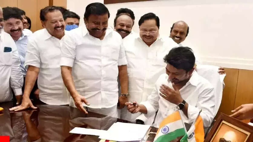 'தொட்டதெல்லாம் வெற்றி..' இந்தக் காரணங்களுக்காகத் தான்  உதயநிதிக்கு துணை முதல்வர் பதவியா? அவருக்கு உள்ள சவால்கள் என்ன?