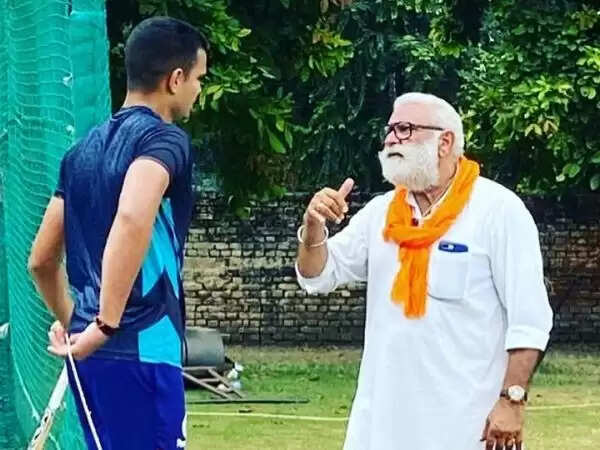 இந்தியாவை கலக்கப்போகும் வேகப்பந்து ஆல்ரவுண்டர்.. யுவராஜ் சிபாரிசில் உருவாகும் கபில்தேவ்