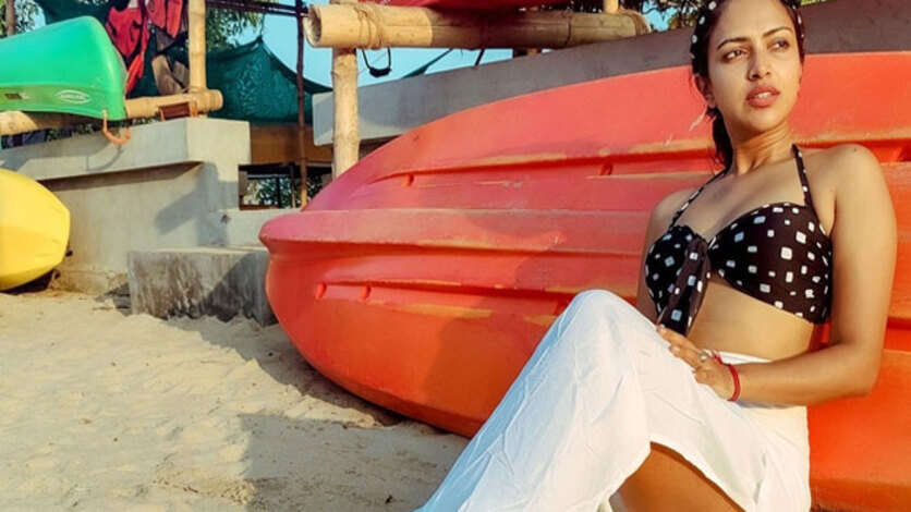 பட வாய்ப்பு இல்லாததால் அமலாபால் எடுத்த அதிரடி முடிவு.. வளைத்து போட்ட விஜய் டிவி