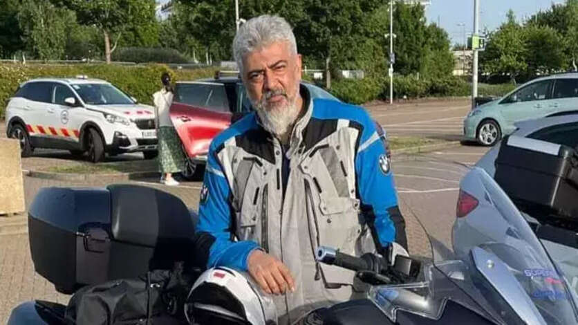 நெட்டிசன்களிடம் வசமாக சிக்கிய நடிகர் ஏகே ... பிராடு சிட்டிசன் அஜித் என்னும் ஹாஸ்டேக் டிரண்ட்