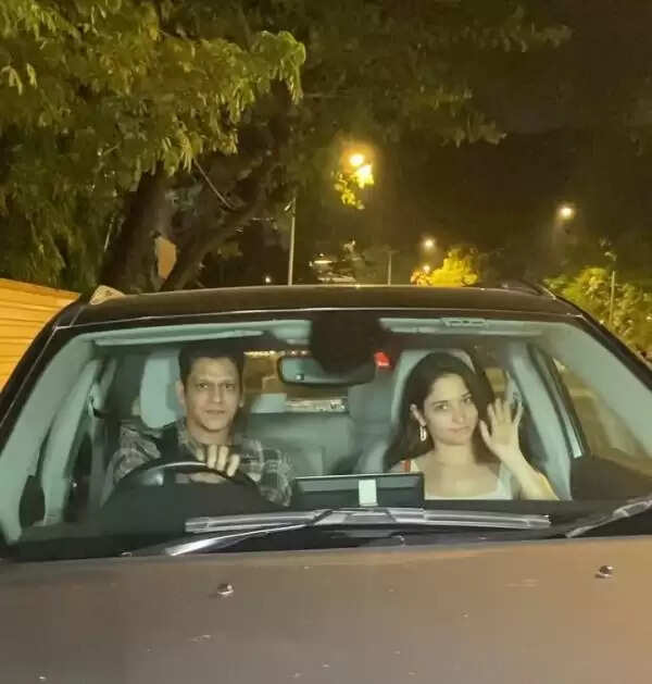 லிப் லாக், டேட்டிங் என அந்த மாதிரி மயக்கத்தில் இருக்கும் தமன்னா.. இணையத்தில் லீக்கான புகைப்படம்