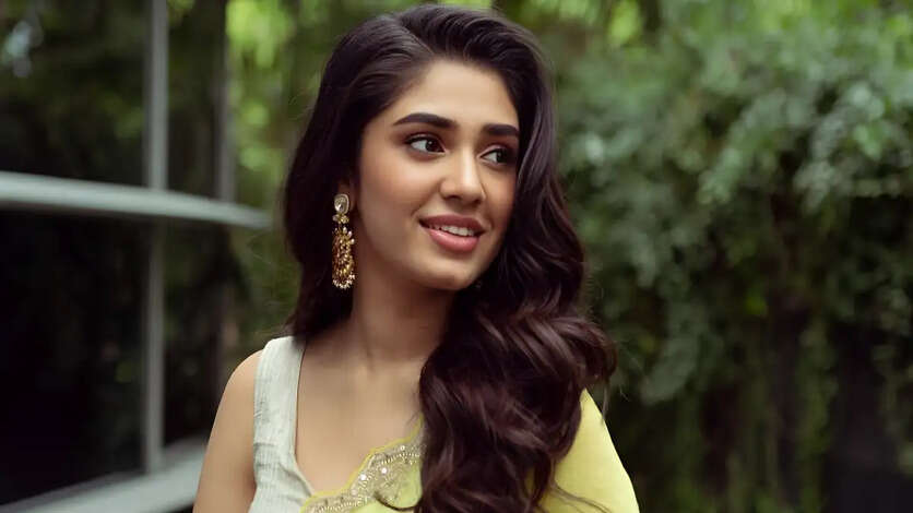 டிசம்பர் டிரிபிள் ட்ரீட்! கிருத்தி ஷெட்டியின் கம்பேக் படங்கள்